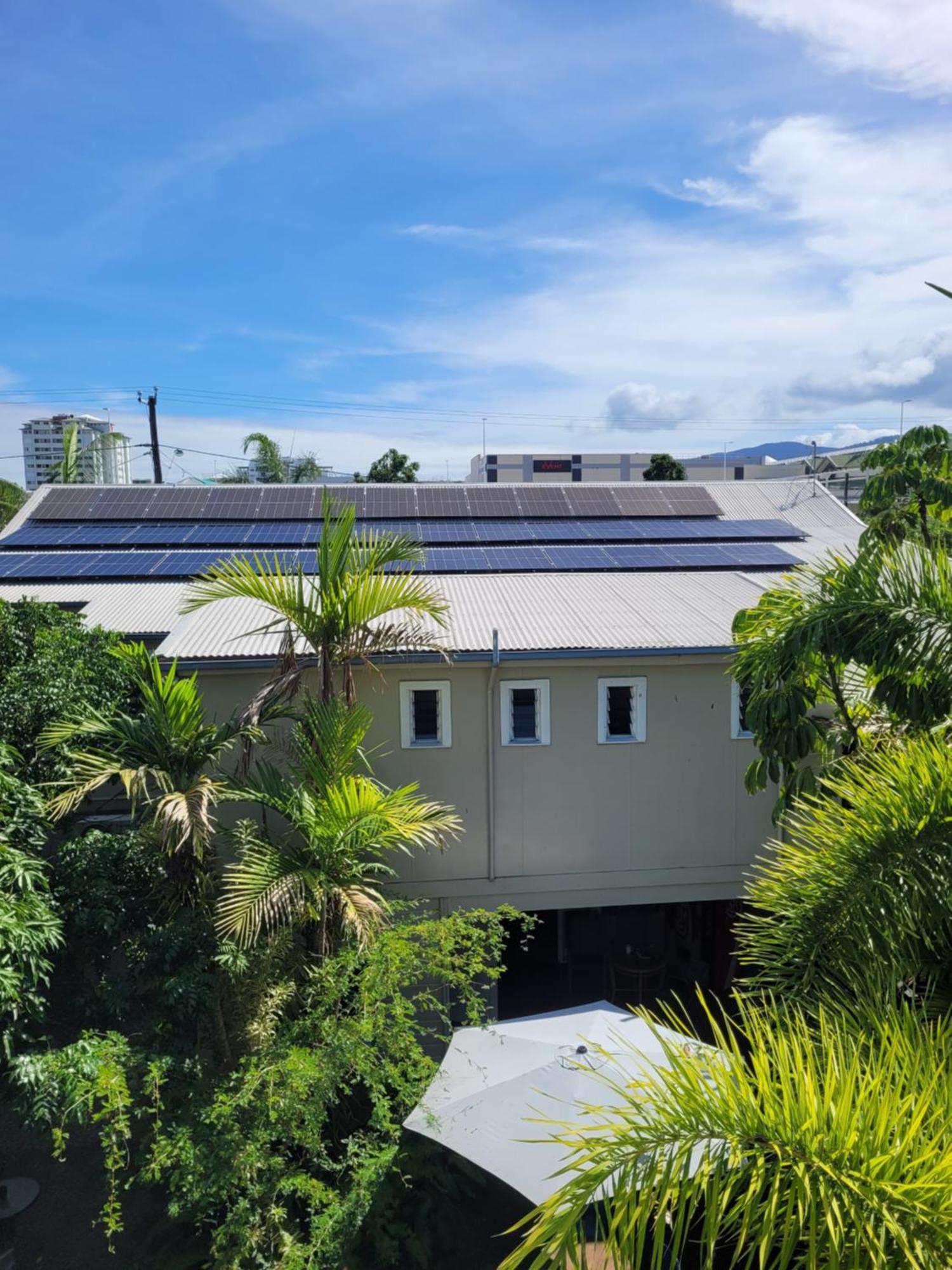 Travellers Paradise Cairns Dış mekan fotoğraf Solar panels on a home in Cairns, Queensland, Australia